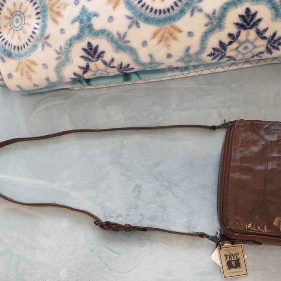Frye Melissa Camera Crossbody Bag Cognac. RARE to find - Picture 16 of 16